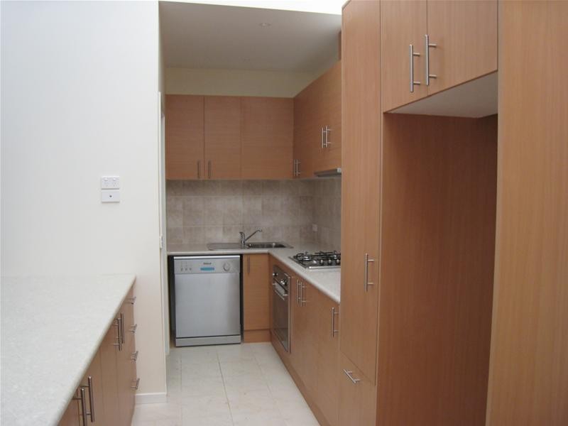 2/46 Barbara Avenue, Dandenong VIC 3175