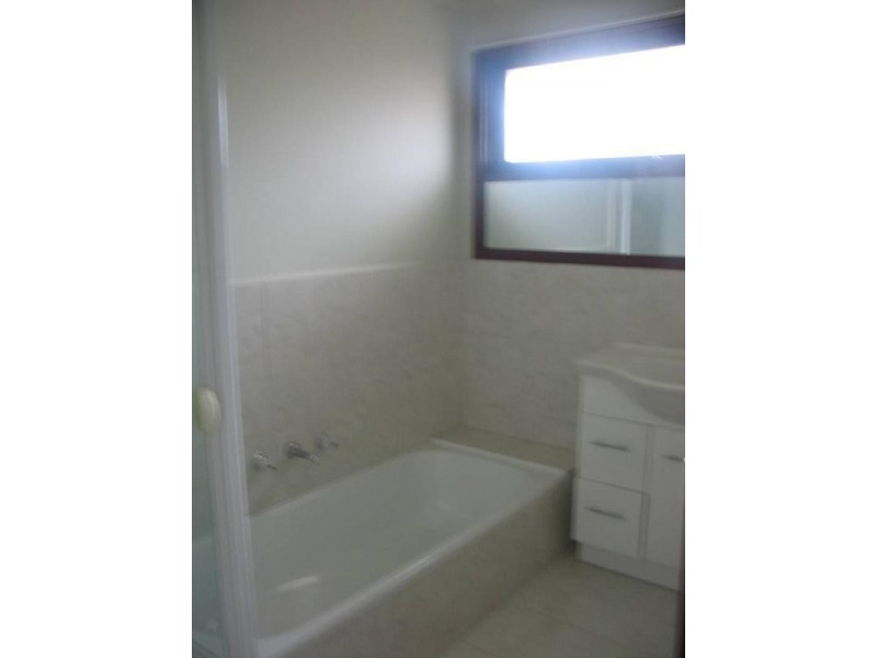 24 Whitehaven Crescent, Noble Park North VIC 3174