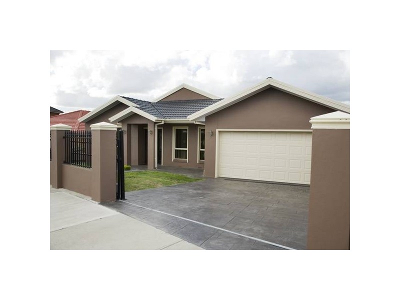 25 Burlington Chase, Hampton Park VIC 3976