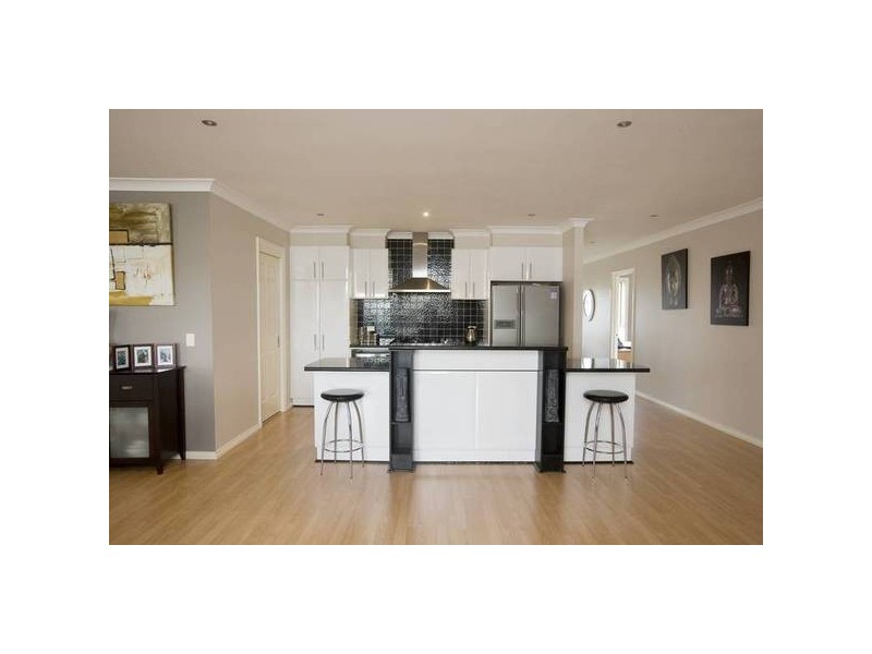 25 Burlington Chase, Hampton Park VIC 3976