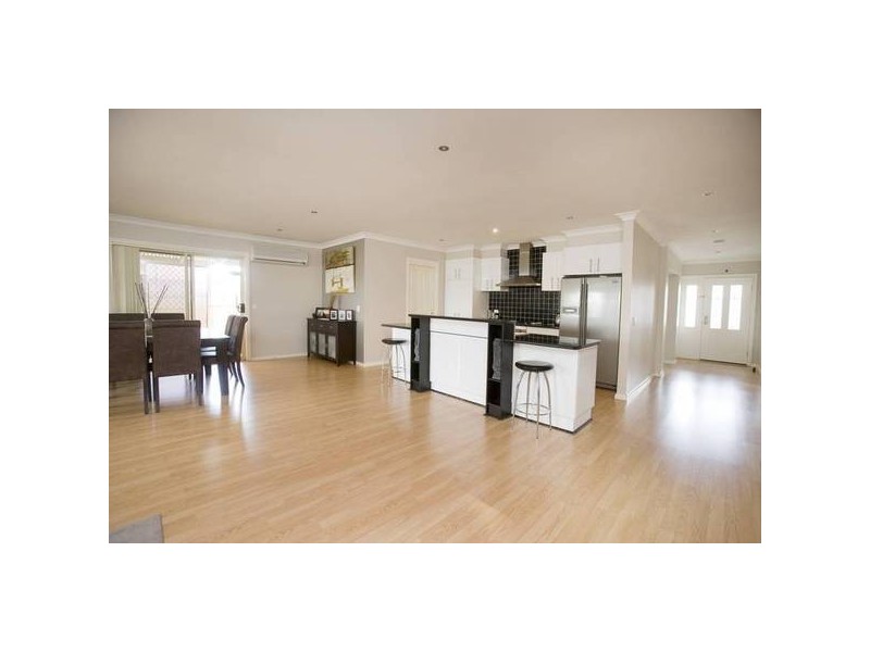 25 Burlington Chase, Hampton Park VIC 3976