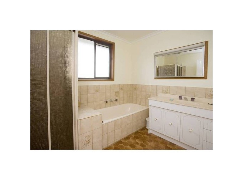 4 Ajana Court, Dandenong North VIC 3175