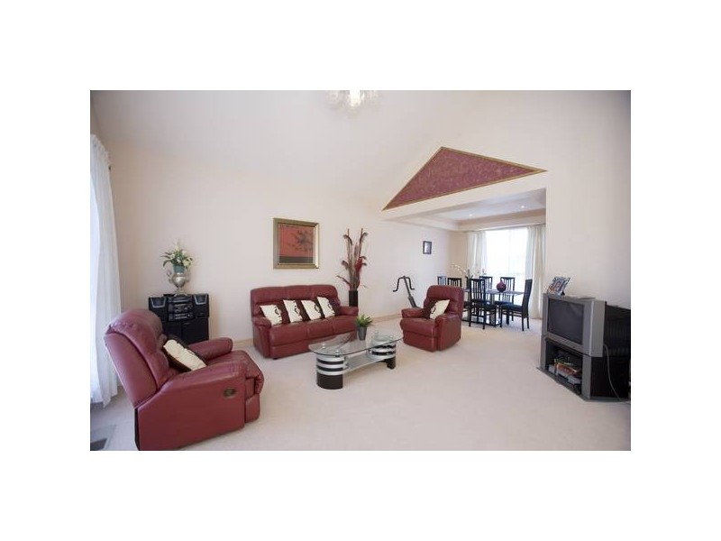 21 Burlington Chase, Hampton Park VIC 3976