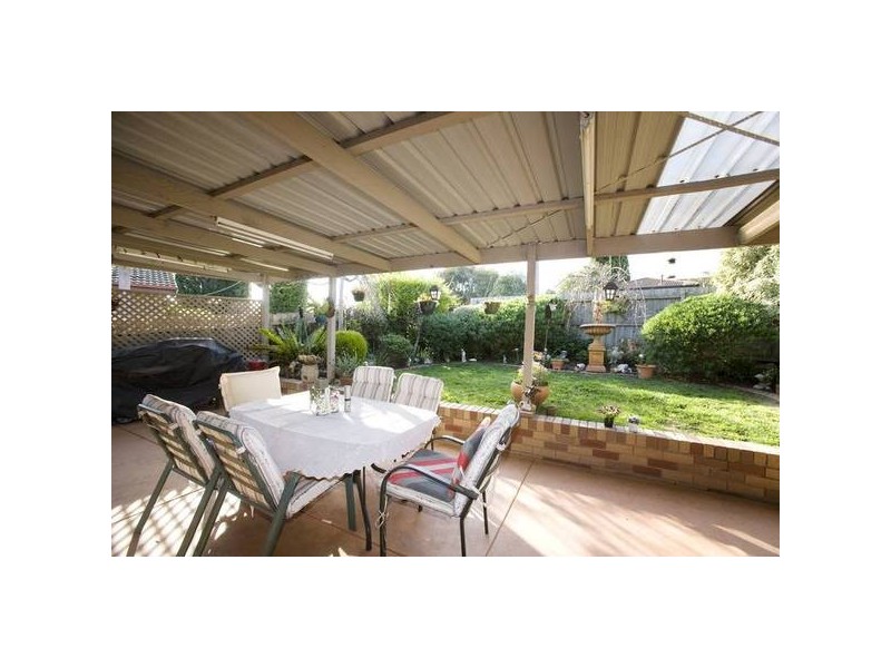 8 Prospect Hill Crescent, Dandenong North VIC 3175