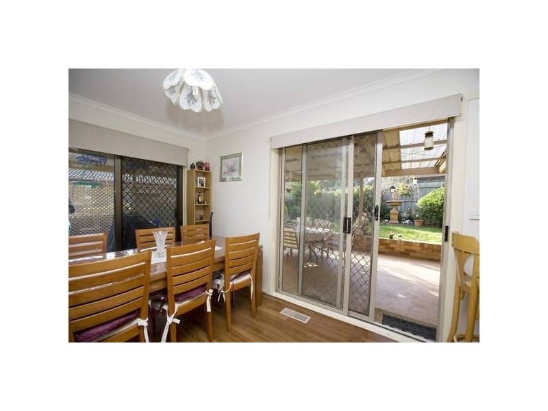 8 Prospect Hill Crescent, Dandenong North VIC 3175