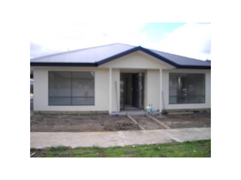 2/4 Wattle Drive, Doveton VIC 3177