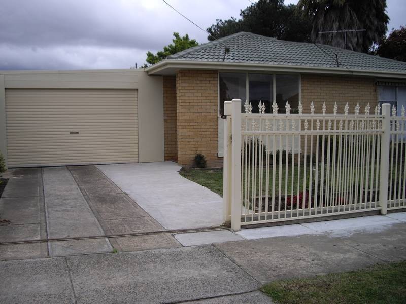 11 Timberglade Drive, Noble Park North VIC 3174