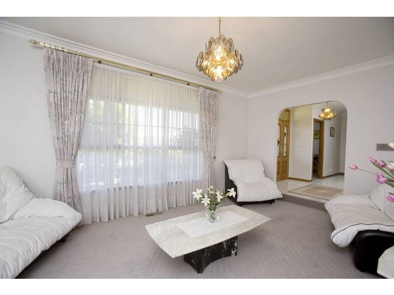 1 Huckson Rise, Dandenong North VIC 3175