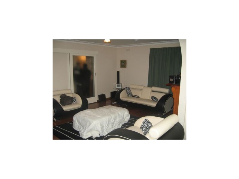 2 Adelong Court, Dandenong North VIC 3175