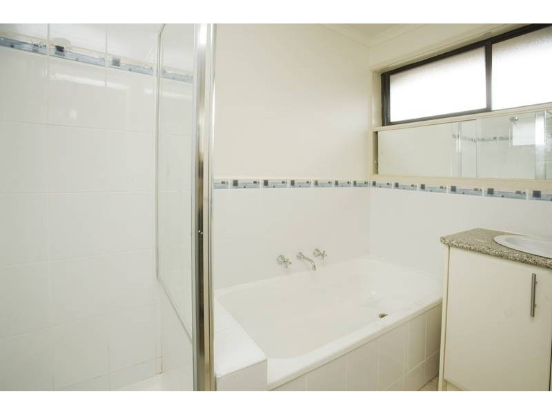 2/40 Shelton Crescent, Noble Park North VIC 3174