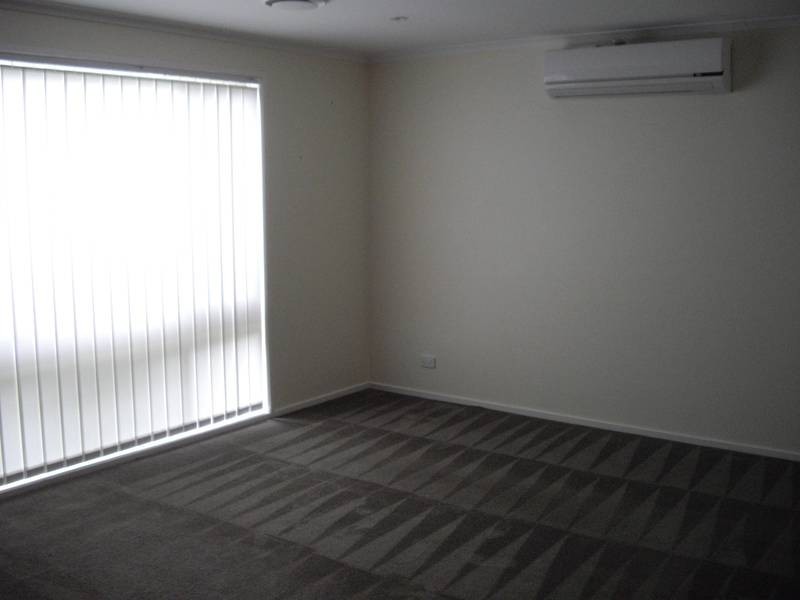 1/8 Parkview Av, Dandenong VIC 3175