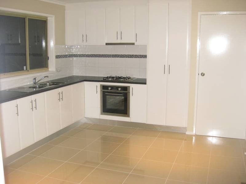 1/6 Nimbin Court, Noble Park North VIC 3174