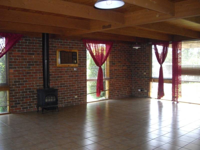 8 Roy Close, Narre Warren North VIC 3804