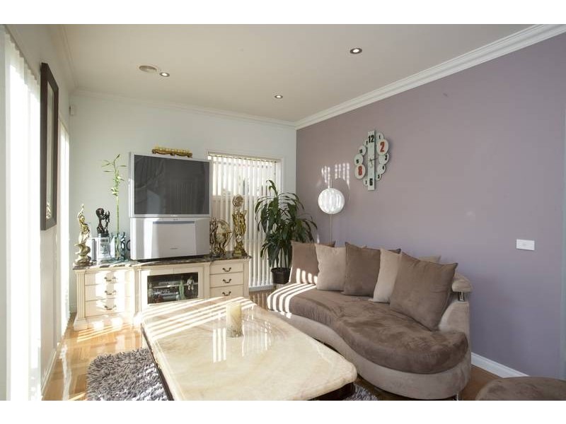 1/3 Irving Road, Dandenong North VIC 3175