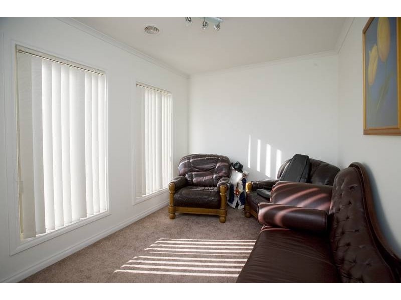 1/3 Irving Road, Dandenong North VIC 3175