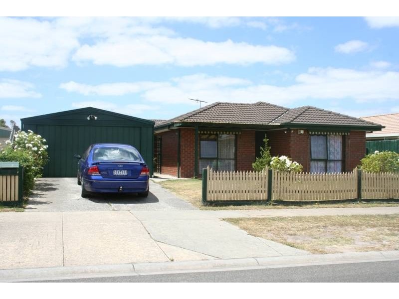 3 Bluegrass Crescent, Pakenham VIC 3810