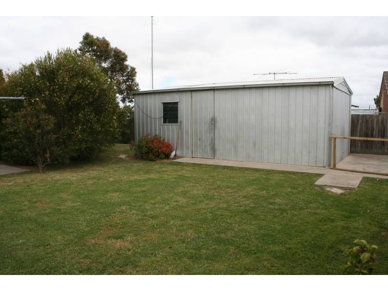 27 Cameron Way, Pakenham VIC 3810