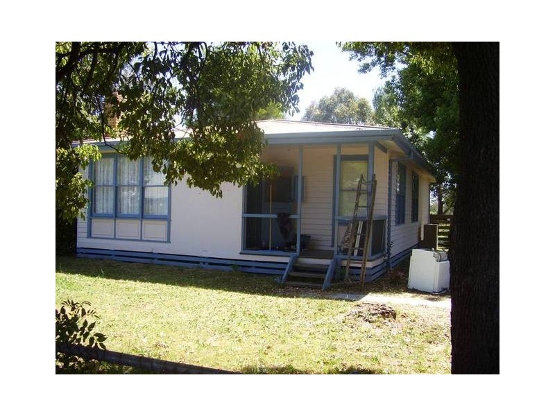 25 Princes Hwy, Longwarry VIC 3816