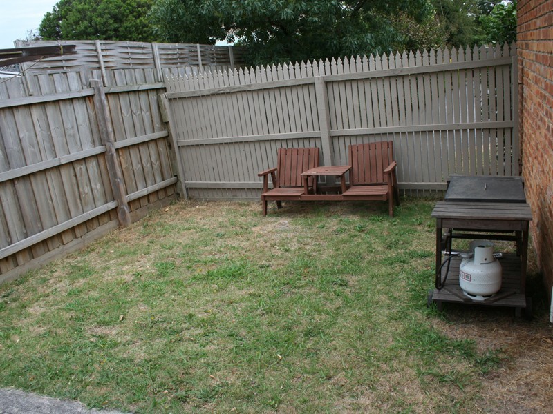 2/1A Neill Street, Berwick VIC 3806