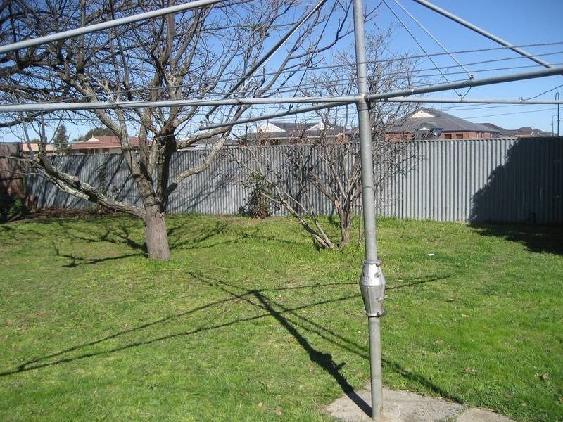 14 Savage Street, Pakenham VIC 3810