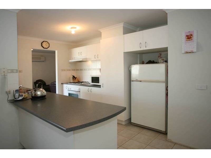 35 Sir Thomas Drive, Pakenham VIC 3810