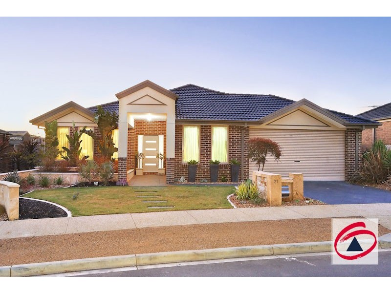 21 Arbour Rise, Pakenham VIC 3810