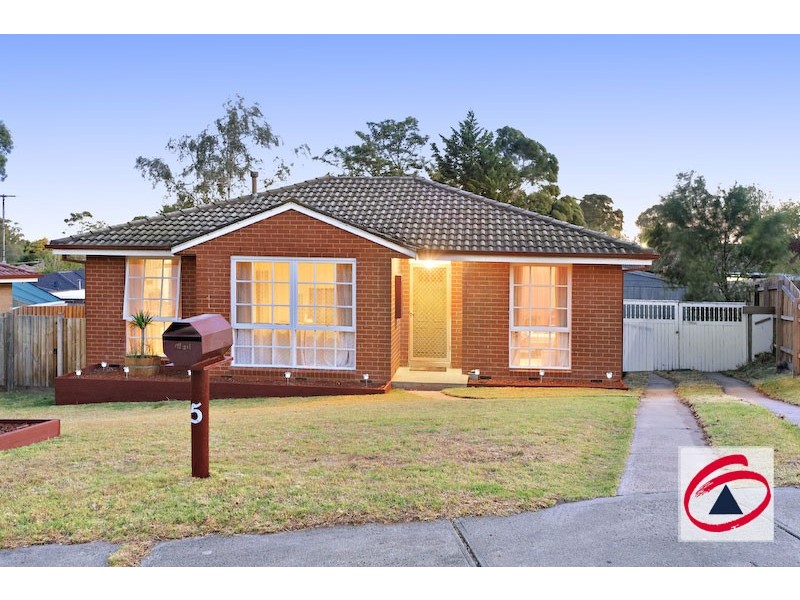 5 Dove Court, Pakenham VIC 3810