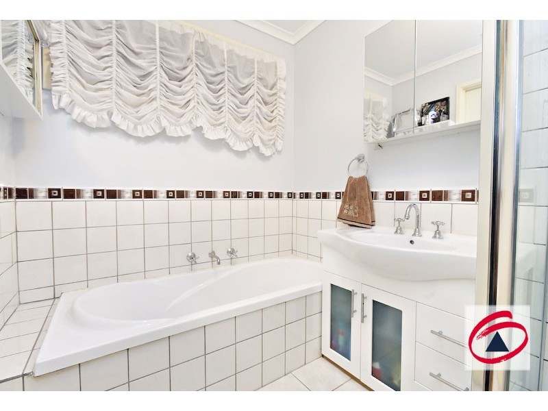 5 Dove Court, Pakenham VIC 3810