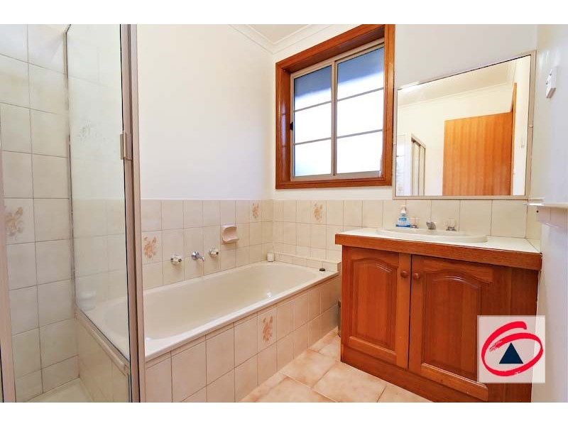 2/1A Neill Street, Berwick VIC 3806