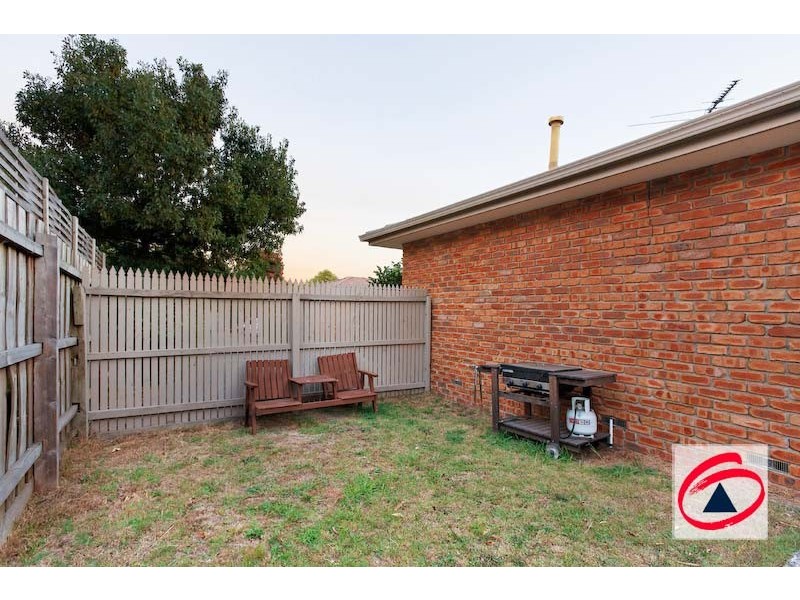 2/1A Neill Street, Berwick VIC 3806