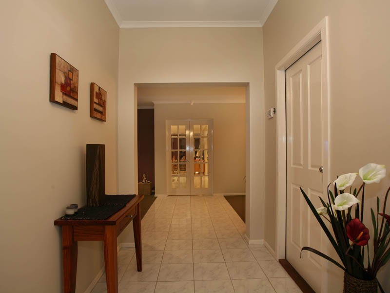 26 Henry Lawson Drive, Pakenham VIC 3810