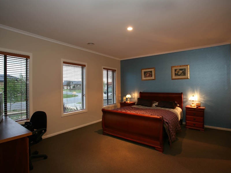 26 Henry Lawson Drive, Pakenham VIC 3810