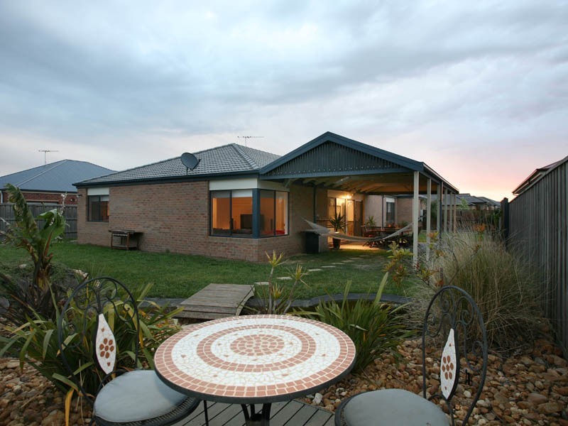 26 Henry Lawson Drive, Pakenham VIC 3810