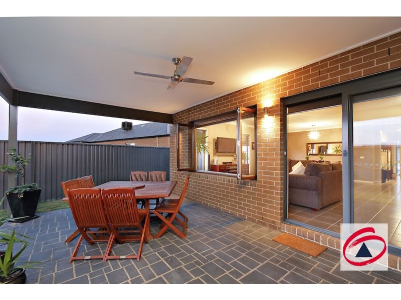 4 Camdolle Close, Pakenham VIC 3810