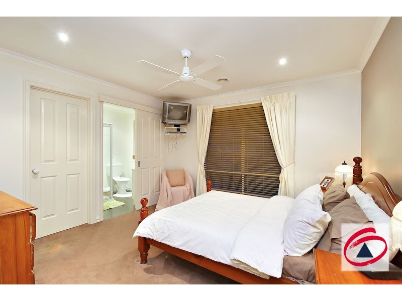 34 Shetland Court, Pakenham VIC 3810