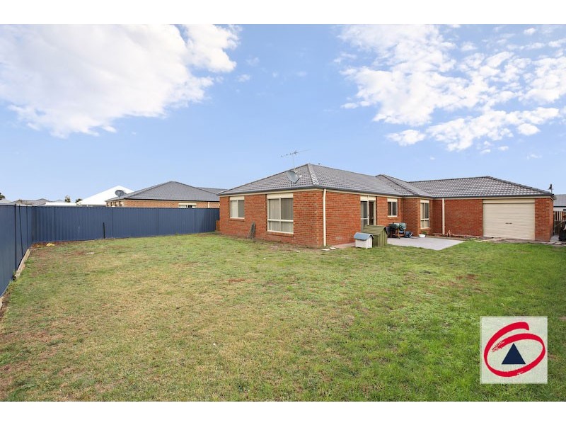 6 Tea Tree Close, Pakenham VIC 3810