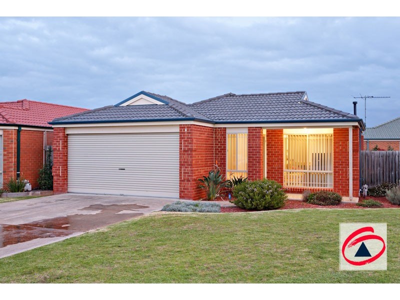 7 Lauren Square, Pakenham VIC 3810