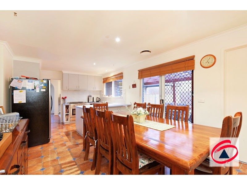 6 Isaac Court, Pakenham VIC 3810