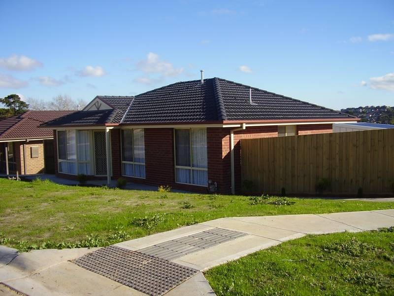 32 Silver Gum Drive, Pakenham VIC 3810