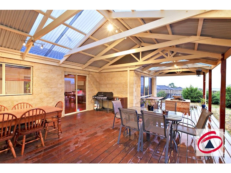 4 Harmony Court, Pakenham VIC 3810