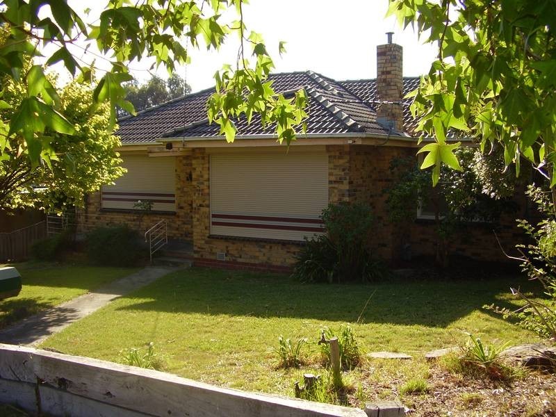 24 Ahern Road, Pakenham VIC 3810