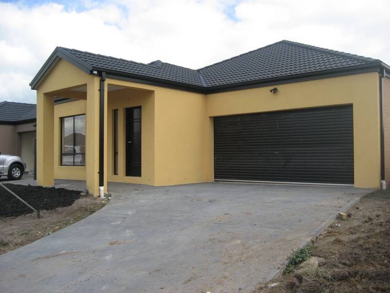 9 Downing Square, Pakenham VIC 3810