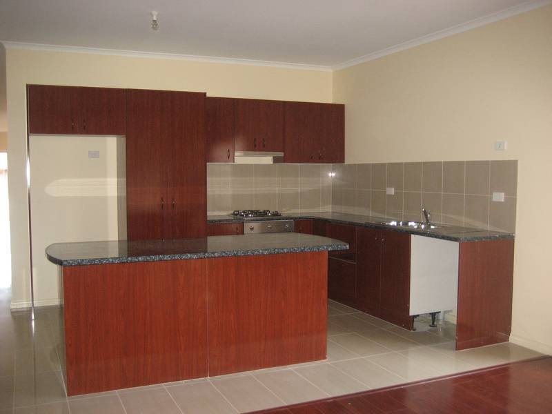 9 Downing Square, Pakenham VIC 3810