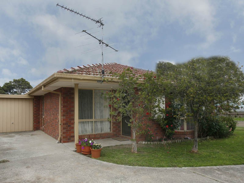 1/2-4 Racecourse Road, Nar Nar Goon VIC 3812
