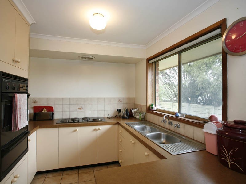 1/2-4 Racecourse Road, Nar Nar Goon VIC 3812