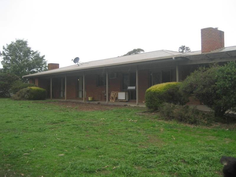 * Toomuc Valley Road, Pakenham Upper VIC 3810