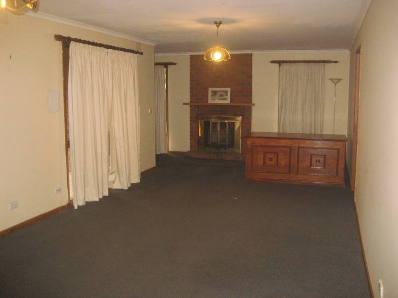 * Toomuc Valley Road, Pakenham Upper VIC 3810