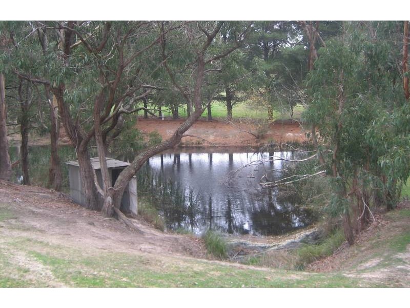 * Toomuc Valley Road, Pakenham Upper VIC 3810