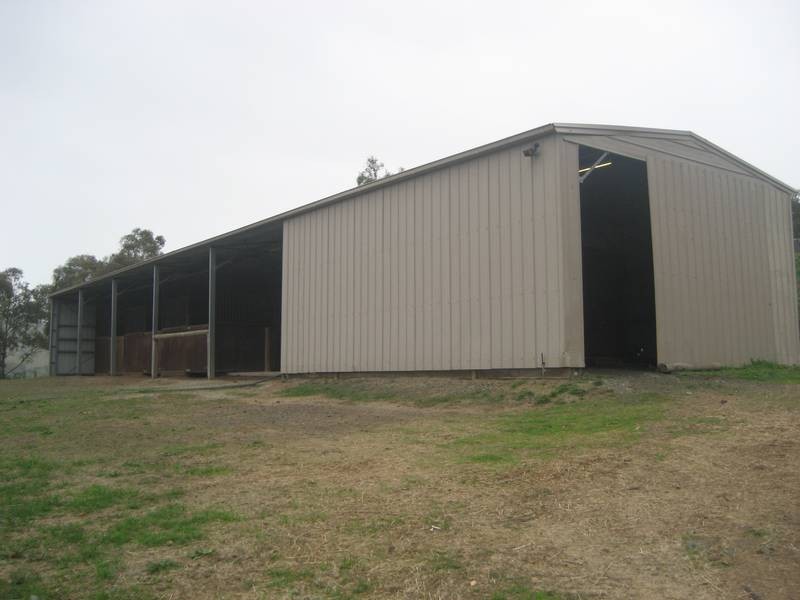 * Toomuc Valley Road, Pakenham Upper VIC 3810