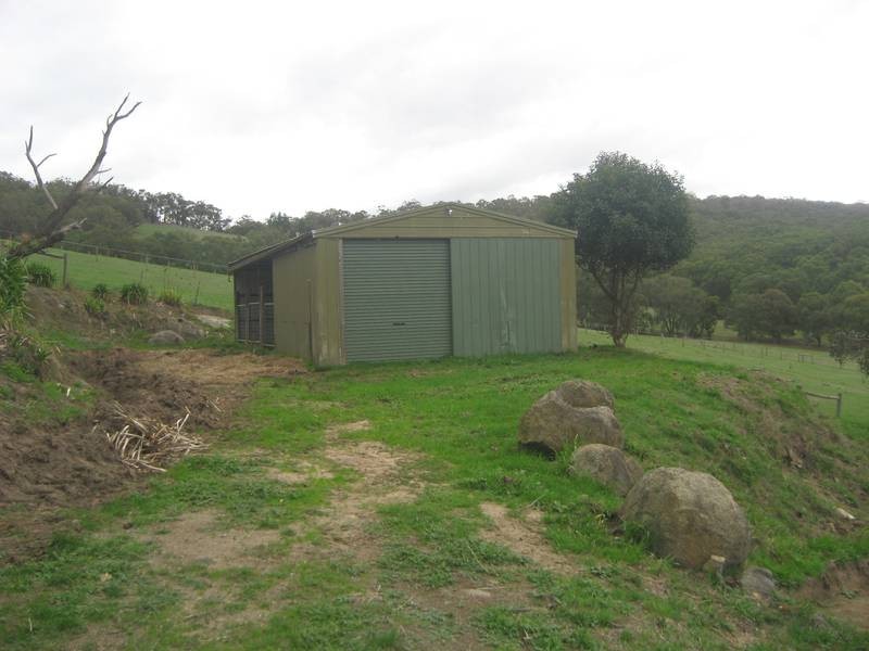 * Toomuc Valley Road, Pakenham Upper VIC 3810